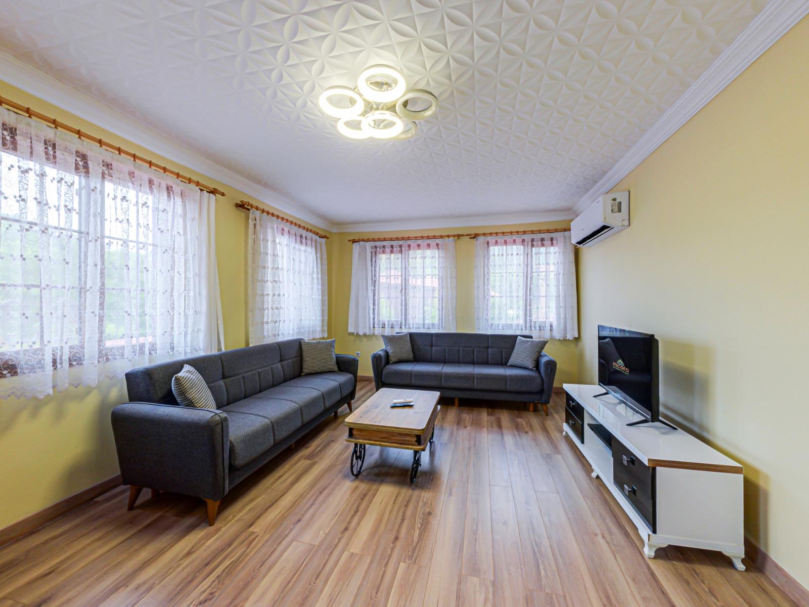 Mcora Çiftlik Evi